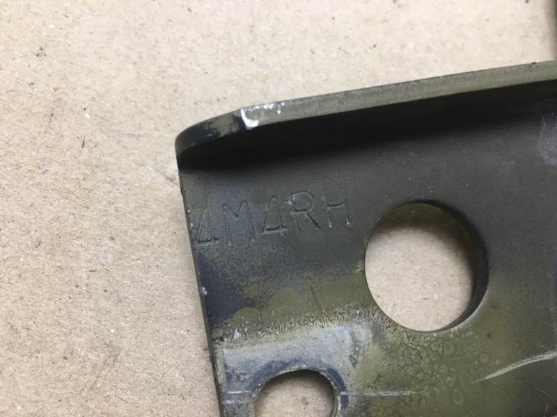 Петля капота правая FRONTIER 04-21 2014 D40 4.0 VQ40DE