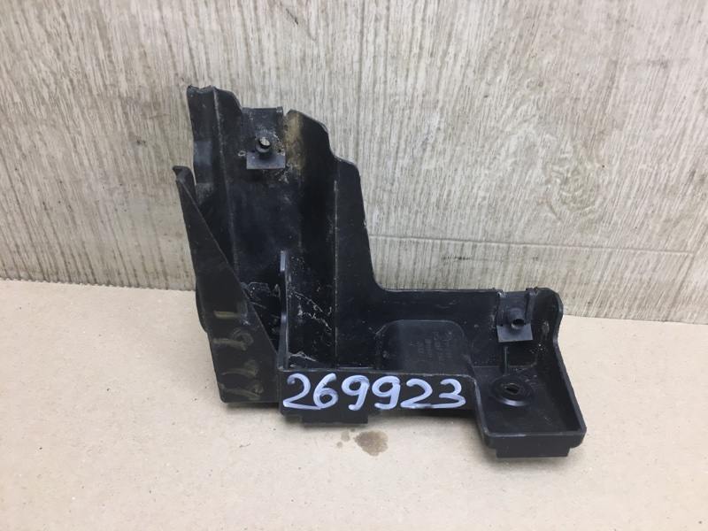 Кронштейн заднего бампера правый VOLKSWAGEN JETTA 05-10 2007 Седан 2.5 1K5 807 394 A Б/У