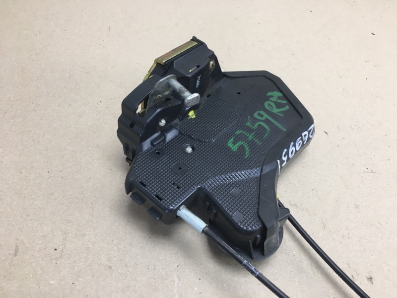 Замок двери задний правый ES300 ES330 01-06