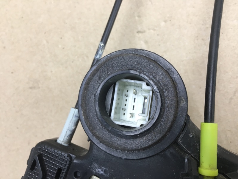 Замок двери задний правый ES300 ES330 01-06