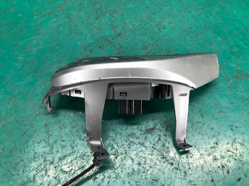 Кнопки на руль правые HYUNDAI ELANTRA MD 10-15 MD 1.8 G4NB