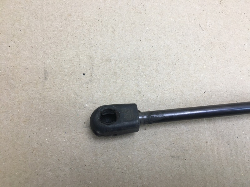 Амортизатор крышки багажника FORD FOCUS 10-18