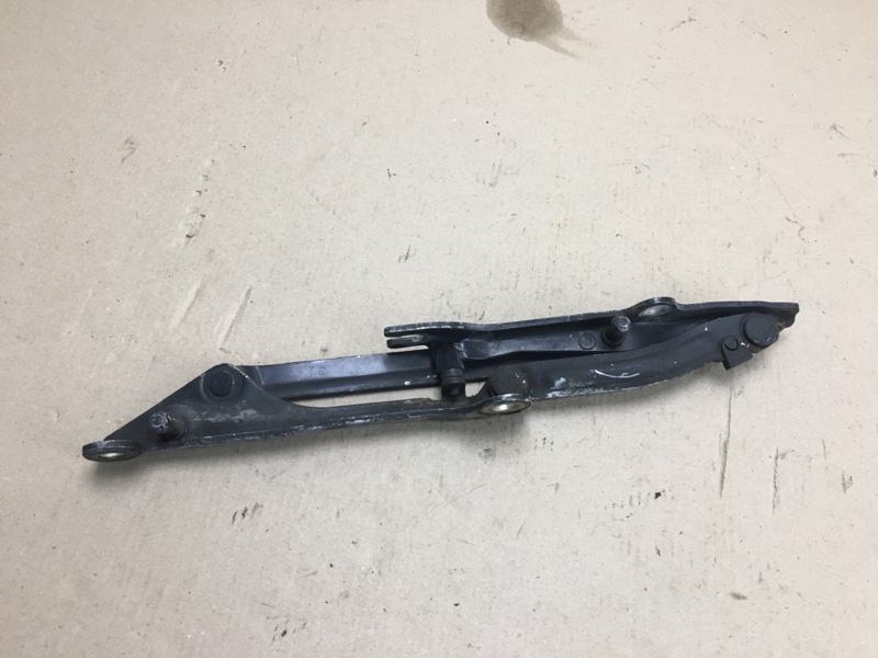 Петля крышки багажника левая LS430 00-06