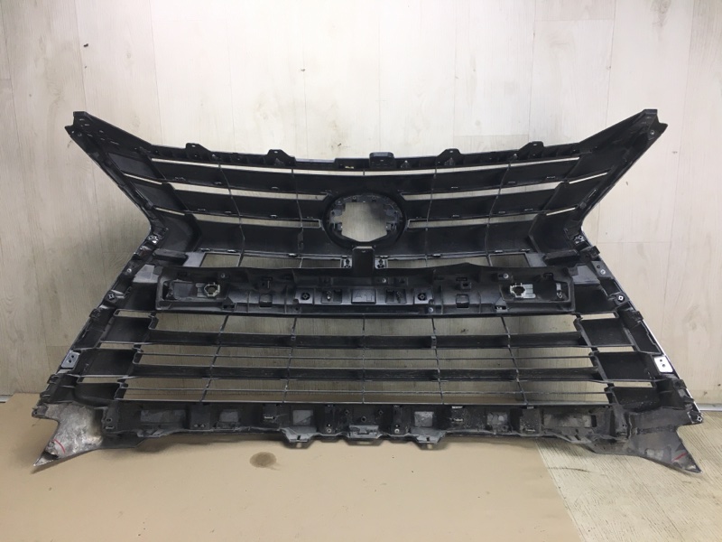 Решетка радиатора LX570 15-