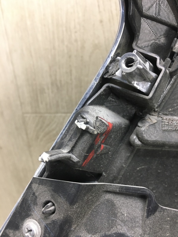 Решетка радиатора LX570 15-