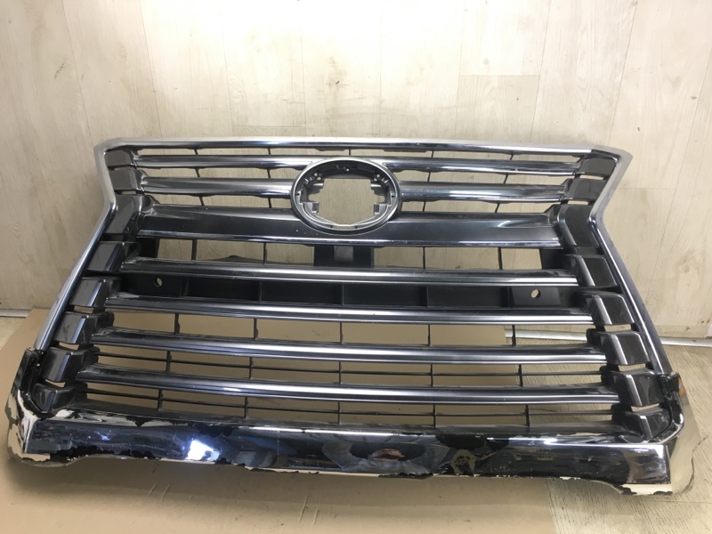 Решетка радиатора LX570 15-