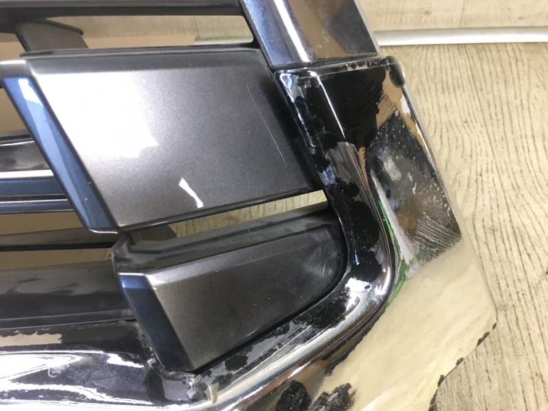 Решетка радиатора LX570 15-