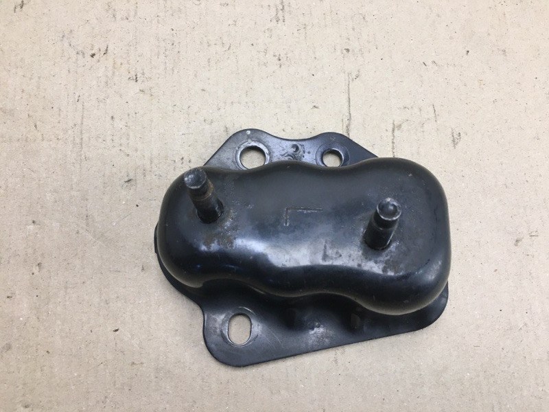 Кронштейн заднего бампера левый TOYOTA COROLLA 120 00-07 2004 ZZE130L 1.8L 1ZZ-FE 52182-02040 Б/У