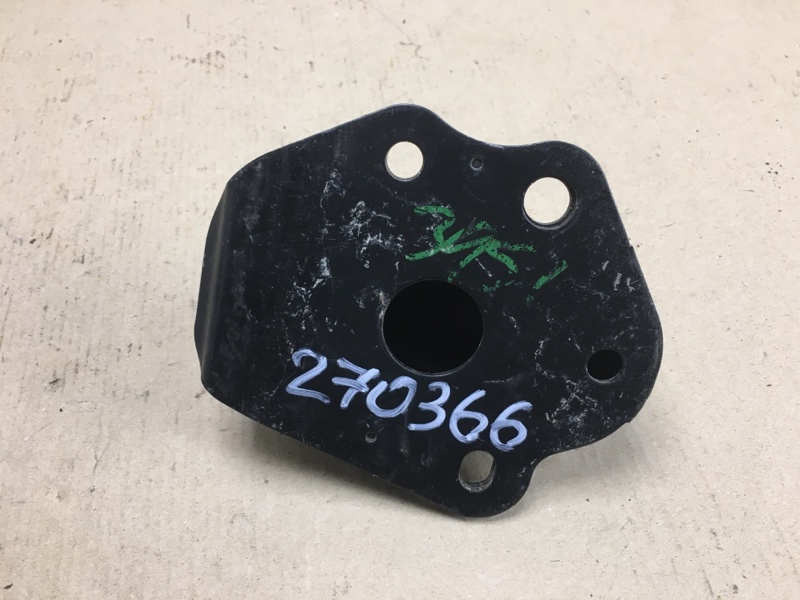 Кронштейн заднего бампера левый COROLLA 120 00-07 2004 ZZE130L 1.8L 1ZZ-FE