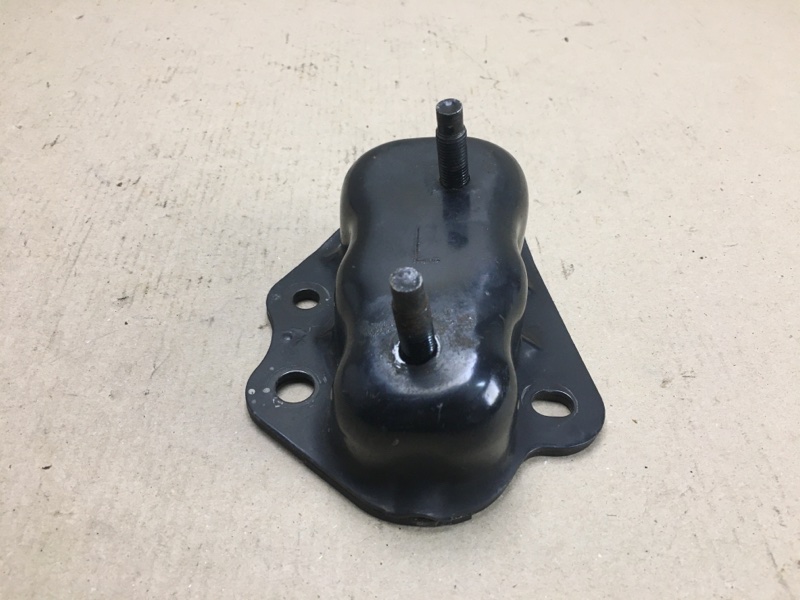 Кронштейн заднего бампера левый COROLLA 120 00-07 2004 ZZE130L 1.8L 1ZZ-FE