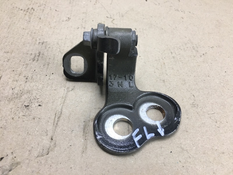 Петля двери нижняя передняя левая FORD FOCUS 10-18 CP9Z-5422811-A Б/У