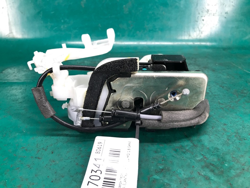Замок двери передний правый HYUNDAI ELANTRA MD 10-15 2015 MD 1.8 G4NB 813203X010 Б/У