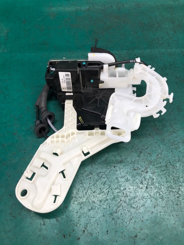 Замок двери передний правый ELANTRA MD 10-15 2015 MD 1.8 G4NB