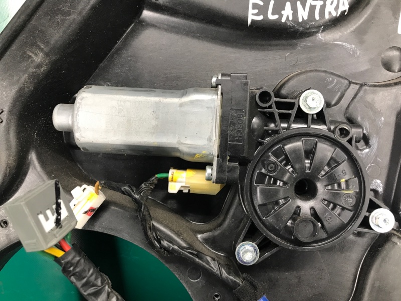 Стеклоподъемник задний правый ELANTRA MD 10-15 2015 MD 1.8 G4NB