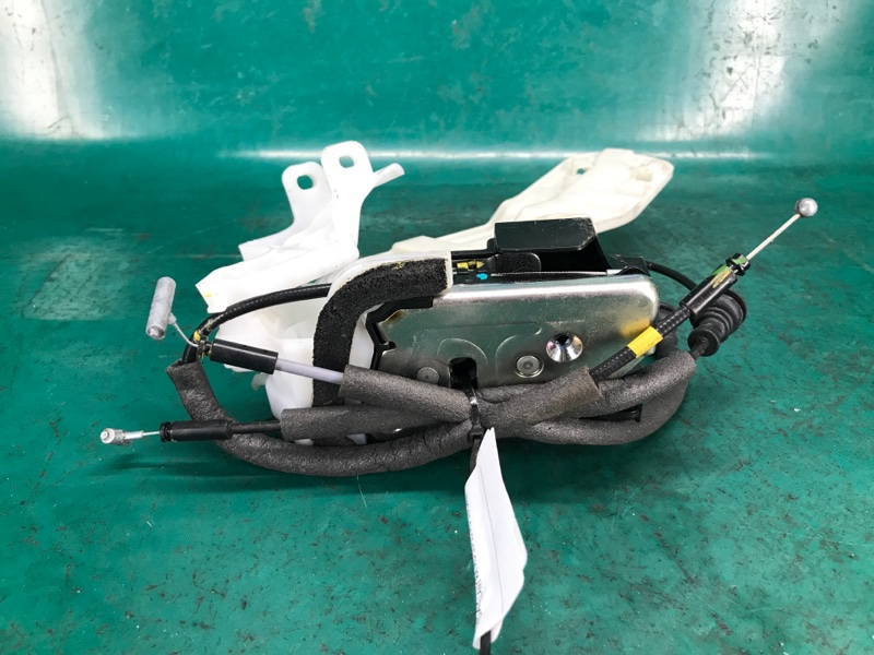 Замок двери задний правый HYUNDAI ELANTRA MD 10-15 2015 MD 1.8 G4NB 81420-3X010 Б/У