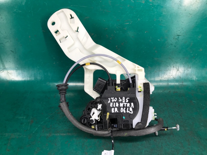 Замок двери задний правый HYUNDAI ELANTRA MD 10-15 MD 1.8 G4NB