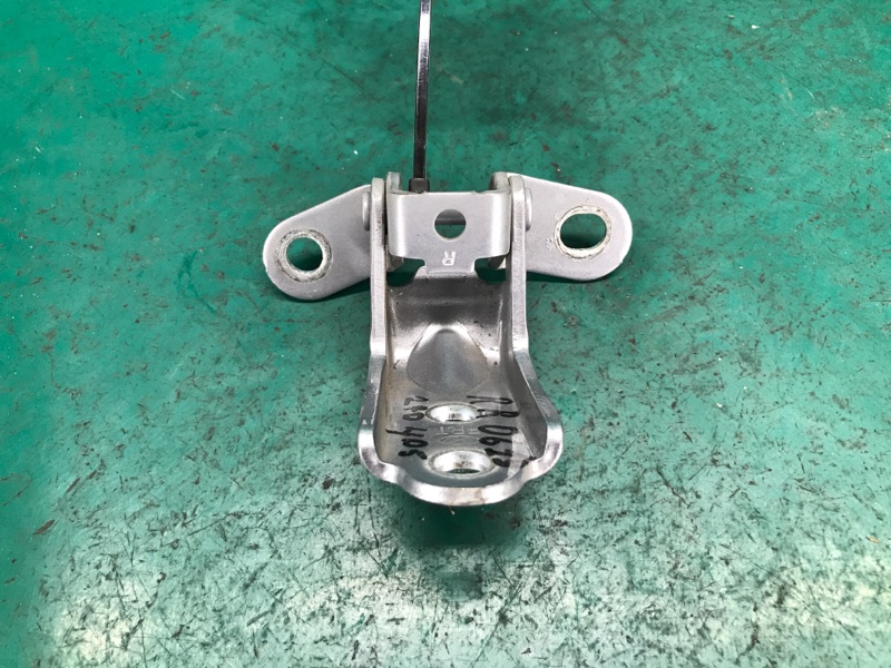 Петля двери нижняя задняя правая ELANTRA MD 10-15 2015 MD 1.8 G4NB