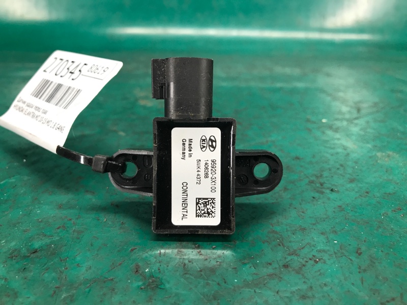 Датчик удара передний правый HYUNDAI ELANTRA MD 10-15 2015 MD 1.8 G4NB 95920-3X100 Б/У