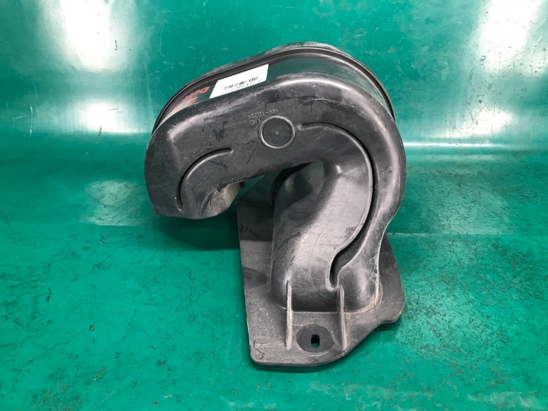 Запчасть воздухозаборник DODGE DURANGO 11- (WD) 2014 3.6 ERB 68110221AB Б/У Воздухозаборник DODGE DURANGO 11- (WD) 2014 3.6 ERB 68110221AB Б/У