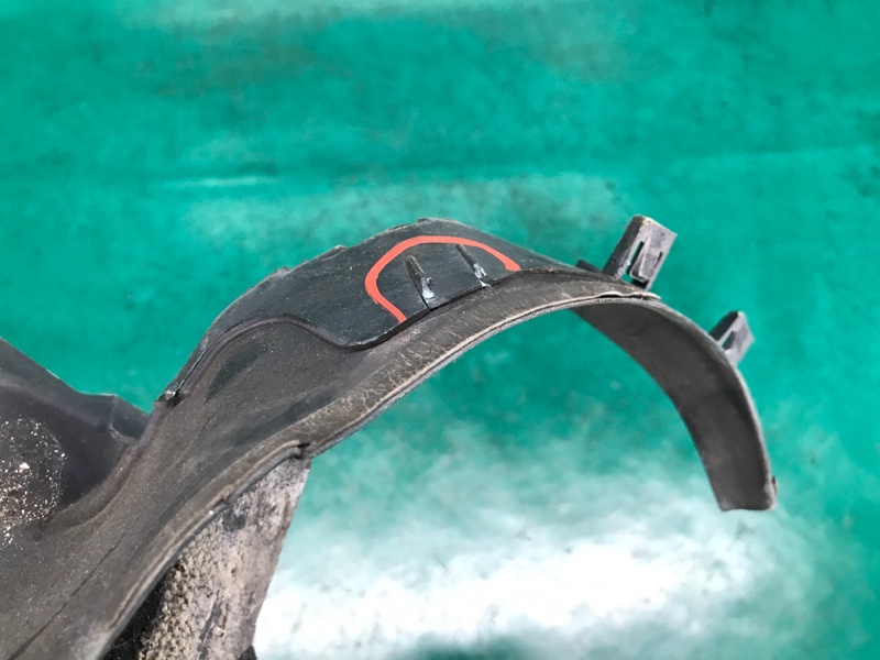 Пластик под лобовое стекло / Жабо DURANGO 11- (WD) 2014 3.6 ERB