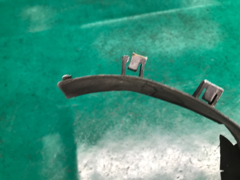 Пластик под лобовое стекло / Жабо DURANGO 11- (WD) 2014 3.6 ERB