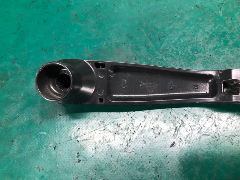 Поводок стеклоочистителя передний левый DODGE DURANGO 11- (WD) 3.6 ERB