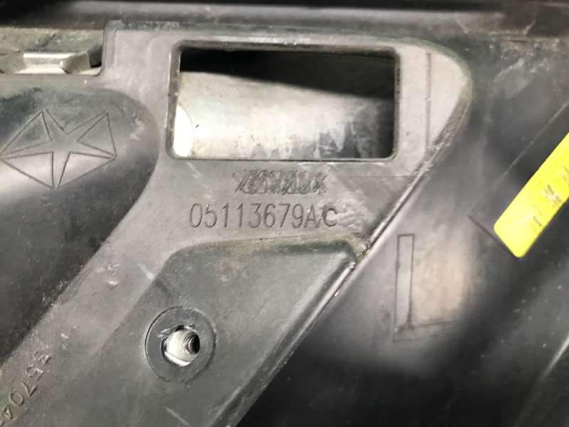 Накладка противотуманной фары левая DURANGO 11- (WD) 2014 3.6 ERB