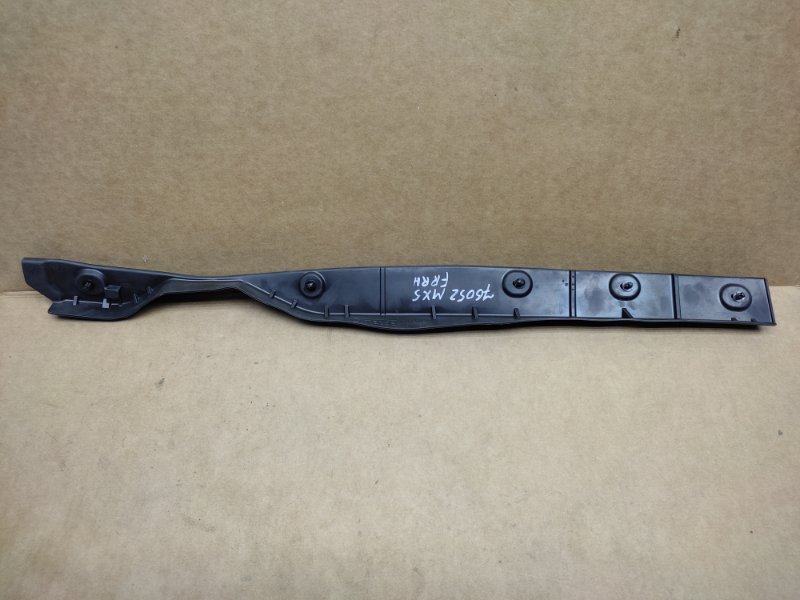 Пыльник крыла передний правый MAZDA MX-5 15- Пыльник крыла передний правый MAZDA MX-5 15-