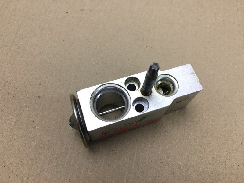 Запчасть клапан кондиционера DODGE JOURNEY 08-20 68153 947AA Б/У Клапан кондиционера DODGE JOURNEY 08-20 68153 947AA Б/У