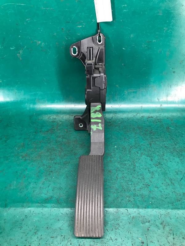 Педаль газа DODGE DURANGO 11- (WD) 3.6 ERB Педаль газа DODGE DURANGO 11- (WD) 3.6 ERB