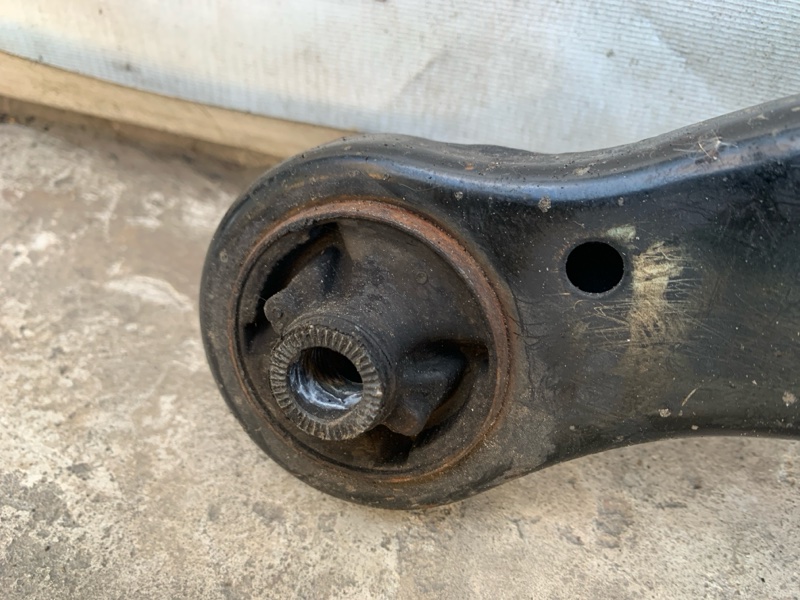 Рычаг передней подвески нижний правый CAMRY 40 06-11 2007 3.5 2GR-FE