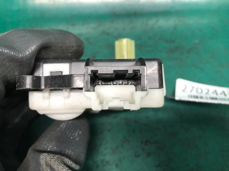 Моторчик заслонки печки задний DURANGO 11- (WD) 2014 3.6 ERB