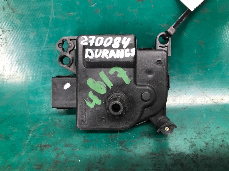 Запчасть моторчик заслонки печки DODGE DURANGO 11- (WD) 2014 3.6 ERB 68224192AA Б/У Моторчик заслонки печки DODGE DURANGO 11- (WD) 2014 3.6 ERB 68224192AA Б/У