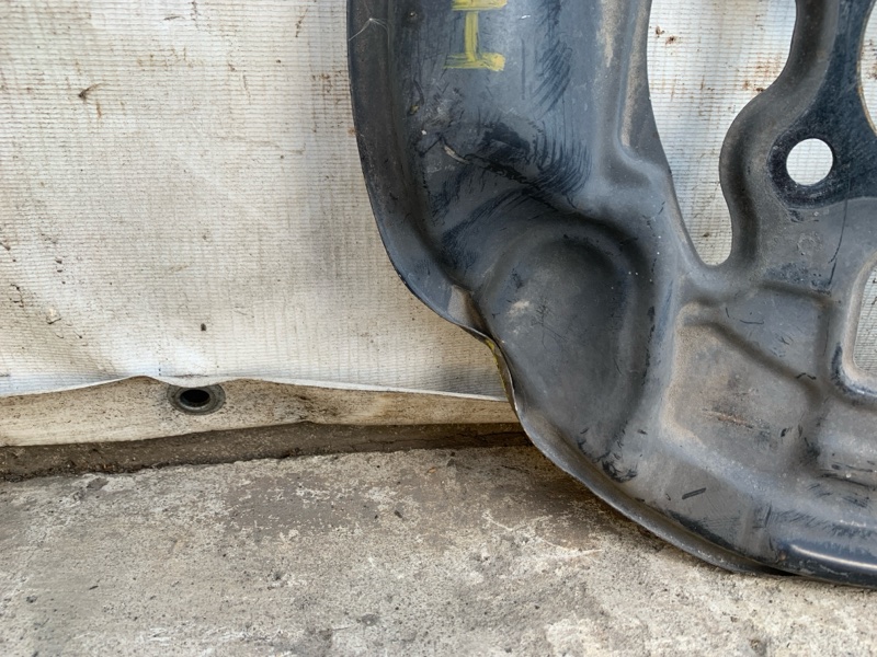 Защита тормозного диска передняя правая LS430 00-06 2004 UCF30L 4.3 3UZFE