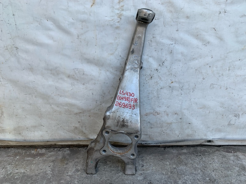 Кулак поворотный правый LEXUS LS430 00-06 2004 UCF30L 4.3 3UZFE 43201-50020 Б/У