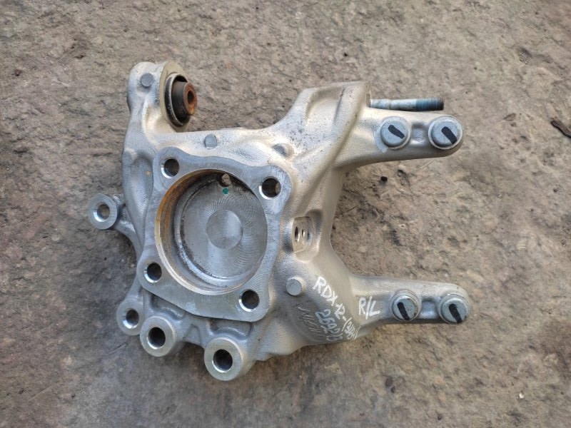 Цапфа левая ACURA RDX 12-19 2017 TB4 3.5 J35Z2 52215-TX5-A00 Б/У