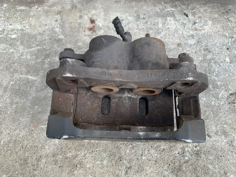 Суппорт тормозной передний правый QX56 / TITAN / ARMADA 04-16 2008 VK56DE