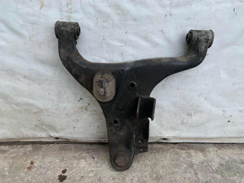 Рычаг передней подвески нижний правый NISSAN QX56 / TITAN / ARMADA 04-16 VK56DE