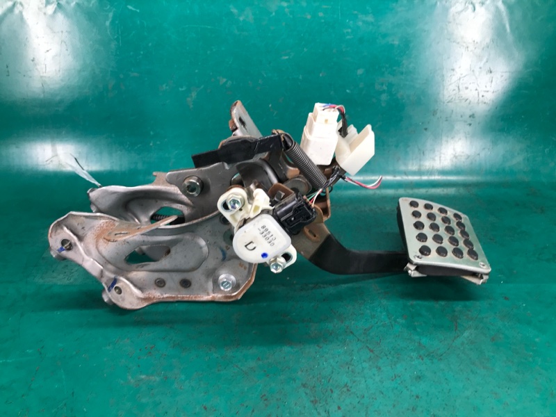 Педаль тормоза TRIBECA B10 07-13 2008 3.6 EZ36