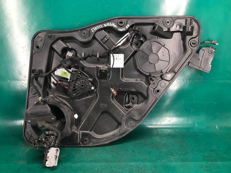 Стеклоподъемник задний правый DODGE DURANGO 11- (WD) 2014 3.6 ERB 68092214AA Б/У