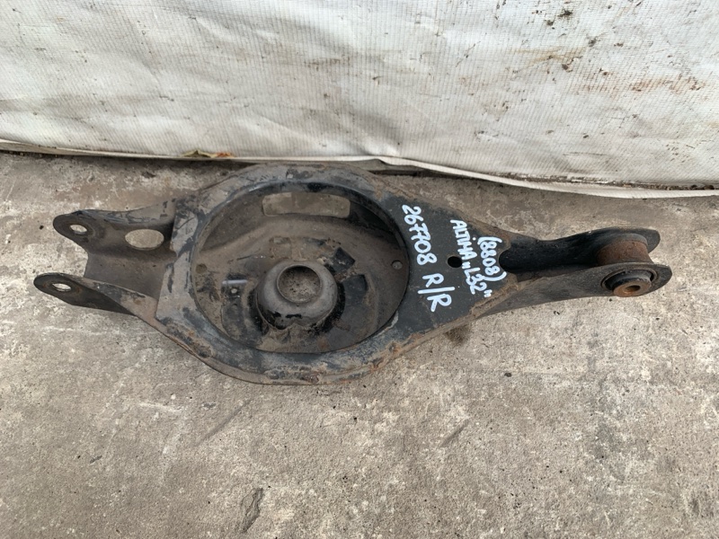 Рычаг задней подвески поперечный нижний правый NISSAN ALTIMA L32 07-12 2012 Седан 2.5 QR25DE 551B0-ZX00B Б/У