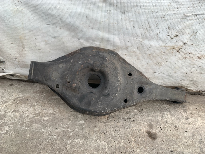 Рычаг задней подвески поперечный нижний правый NISSAN ALTIMA L32 07-12 Седан 2.5 QR25DE