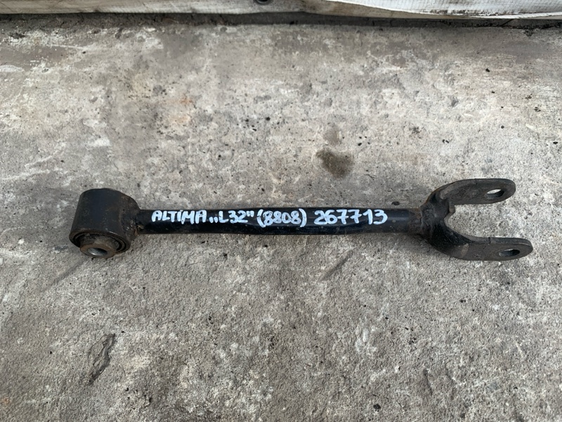 Рычаг задней подвески поперечный нижний NISSAN ALTIMA L32 07-12 2012 Седан 2.5 QR25DE 551A0-JA000 Б/У