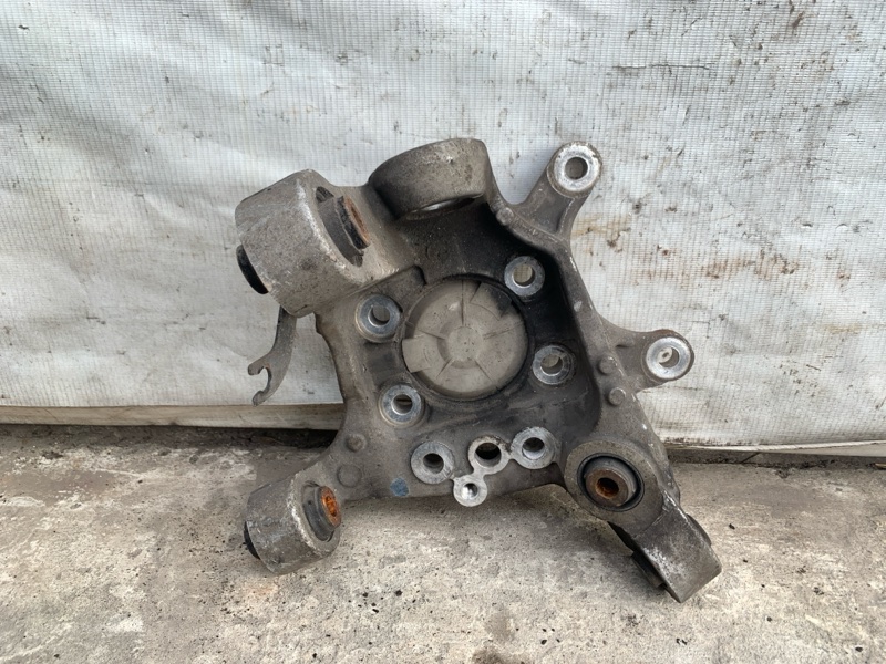 Цапфа левая NISSAN ALTIMA L32 07-12 Седан 2.5 QR25DE