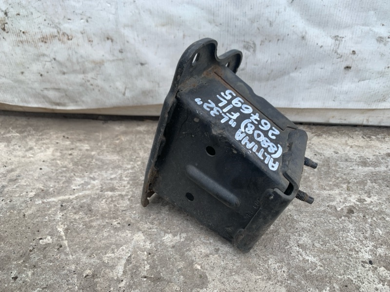 Кронштейн усилителя переднего бампера левый NISSAN ALTIMA L32 07-12 Седан 2.5 QR25DE