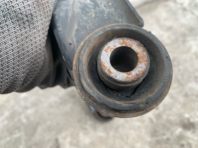 Рычаг передней подвески верхний правый FRONTIER 04-21 2014 D40 4.0 VQ40DE