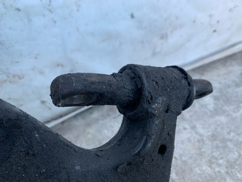 Рычаг передней подвески нижний правый AVALON 99-05 2000 3.0 1MZFE Рычаг передней подвески нижний правый AVALON 99-05 2000 3.0 1MZFE