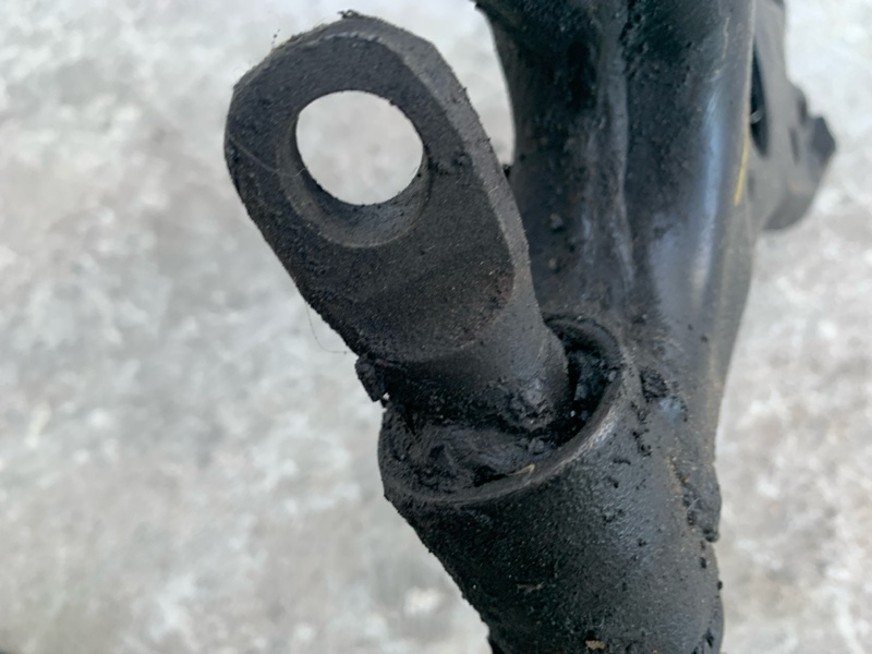 Рычаг передней подвески нижний правый AVALON 99-05 2000 3.0 1MZFE Рычаг передней подвески нижний правый AVALON 99-05 2000 3.0 1MZFE