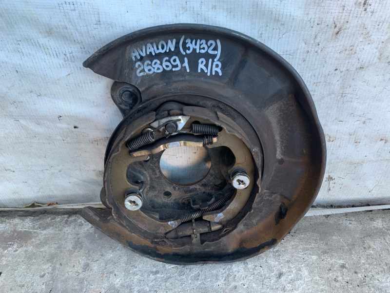 Тормозной механизм правый AVALON 99-05 2000 3.0 1MZFE