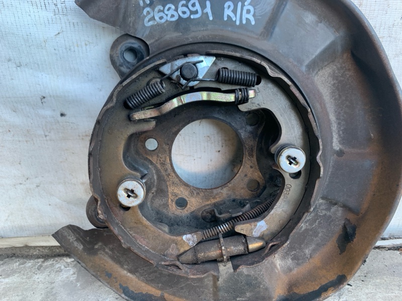 Тормозной механизм правый TOYOTA AVALON 99-05 3.0 1MZFE